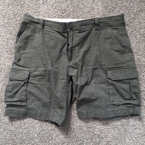 Men's cargo shorts